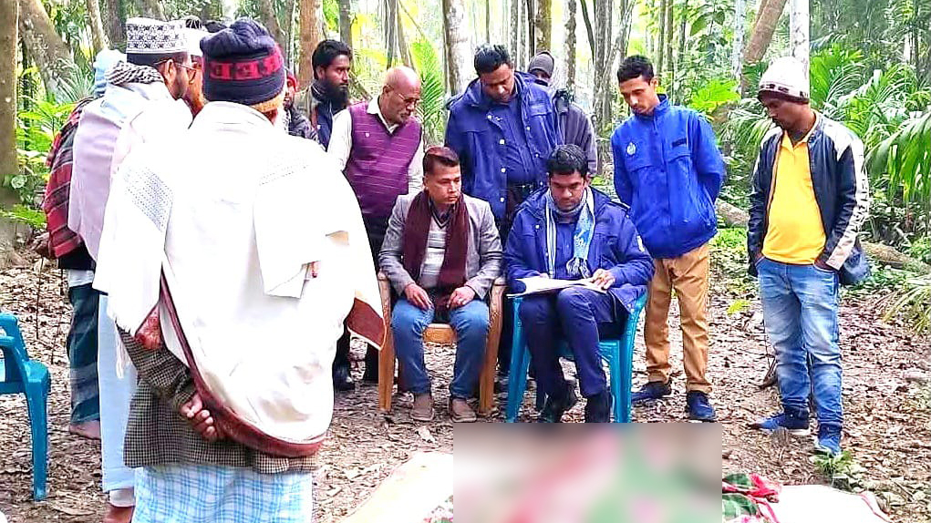 কাঁঠালিয়ায় যুবকের ঝুলন্ত লাশ উদ্ধার