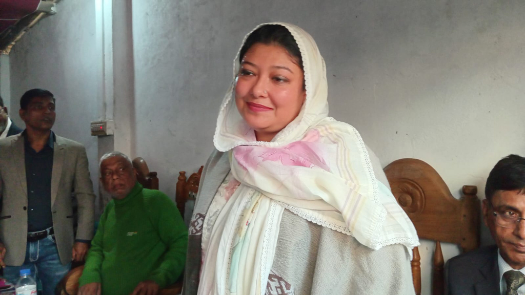 বাবার পক্ষে নির্বাচনী প্রচারণায় কারাবন্দী জাপা প্রার্থী টিপুর মেয়ে হাবিবা