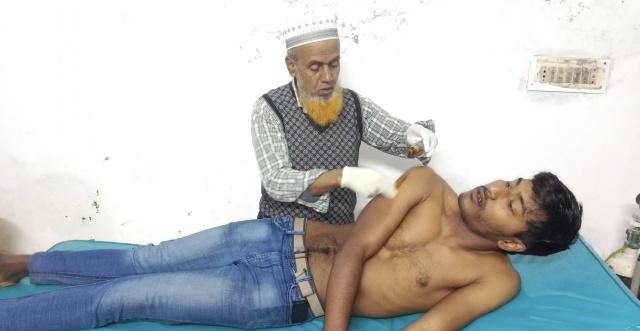 মঠবাড়িয়ায় চুরি করতে বাধা দেওয়ায় হা*ম*লা ও ভাং*চু*র : থানায় অভিযোগ