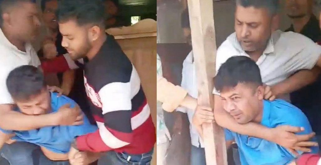 উজিরপুরে শিক্ষককে পেটালেন স্বেচ্ছাসেবক দলের নেতা