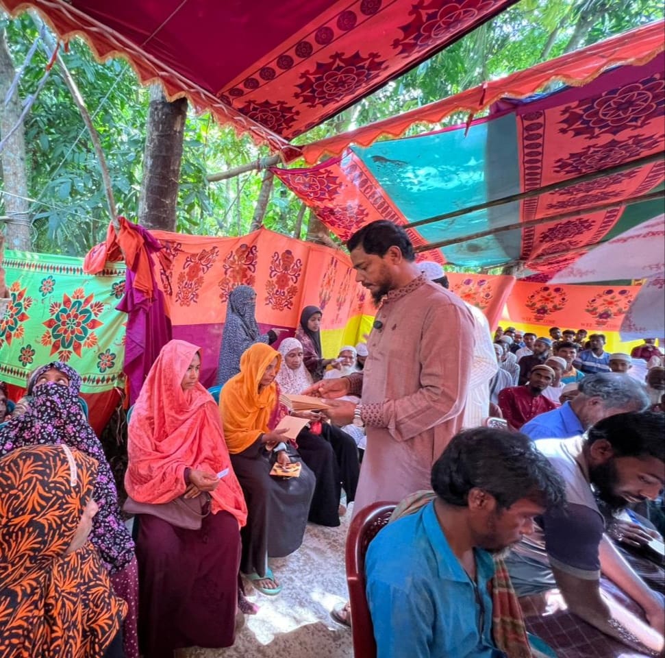 ঈদে বাউফলে ১ হাজার অসহায় পরিবারের পাশে এমপি শফিকুল ইসলাম মাসুদ, নগদ অর্থ সহায়তা বিতরণ