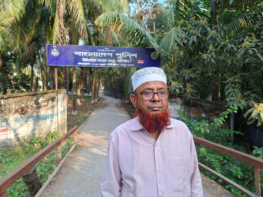 উজিরপুরে ফেসবুকে চেয়ারম্যান প্রার্থিতা ঘোষণাকে কেন্দ্র করে হামলার অভিযোগ, থানায় জিডি