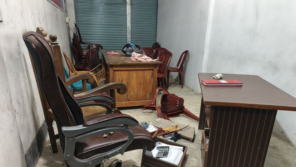 ভোলায় চাঁদা না দেওয়ায় যুবদলের কার্যালয়ে যুবলীগের হামলার অভিযোগ