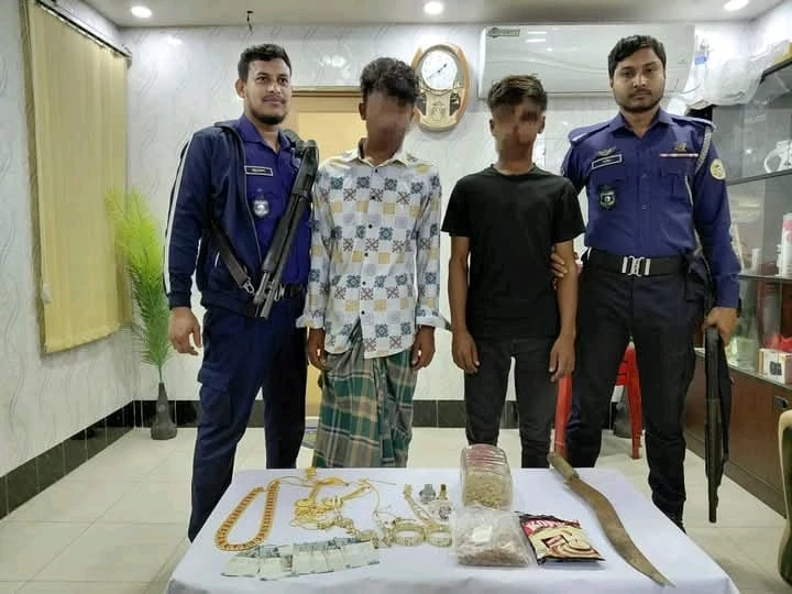 ভোলায় চোরাই মালসহ গ্রেপ্তার ২