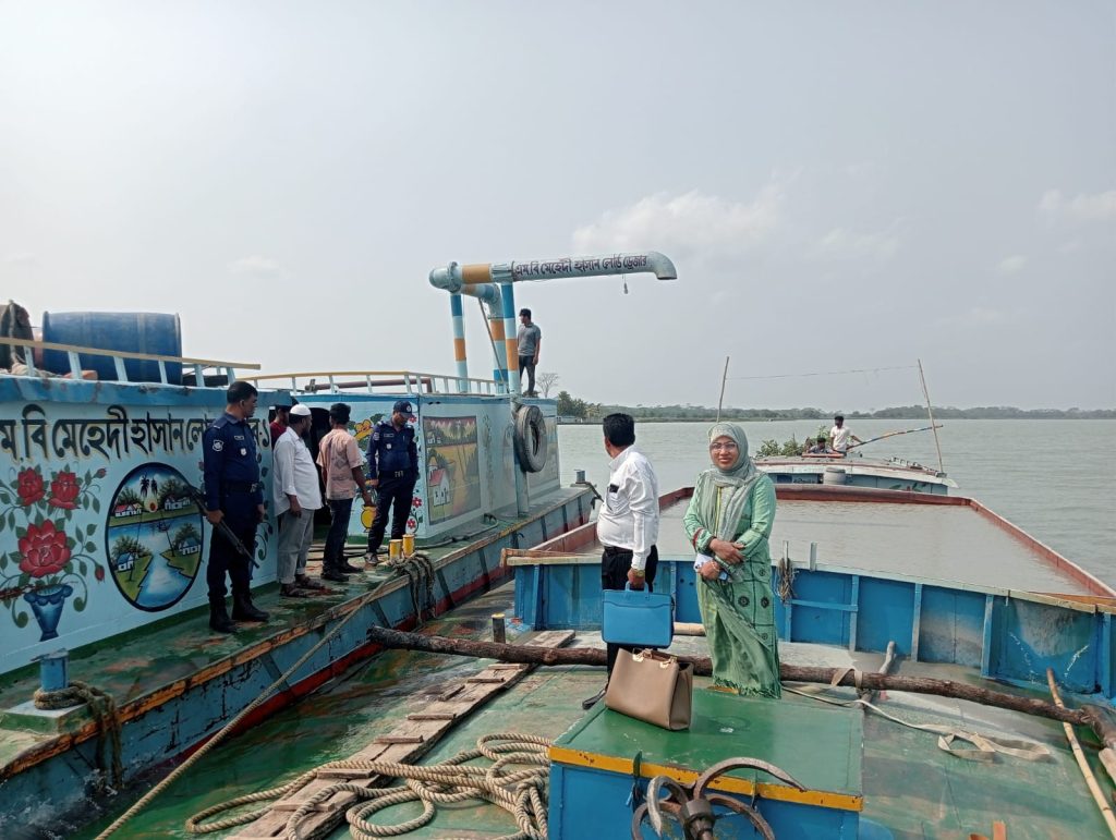 বরিশালে সন্ধ্যা ও আড়িয়াল খাঁ নদীর মোহনায় অবৈধভাবে বালু উত্তোলন: সাড়ে তিন লাখ টাকা জরিমানা