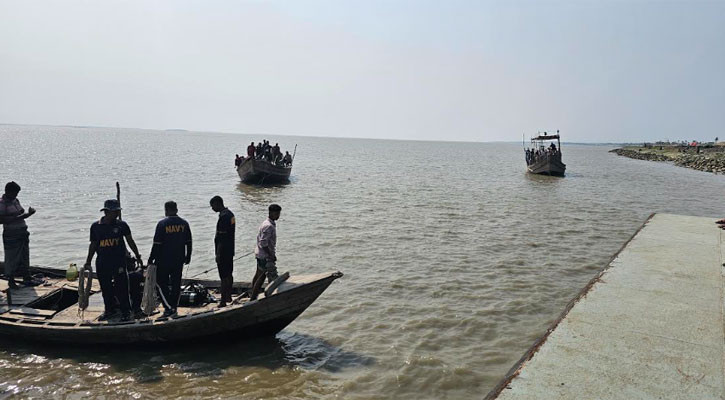 মৎস্য রক্ষা অভিযানে স্পিডবোট উল্টে কনস্টেবল নিখোঁজ