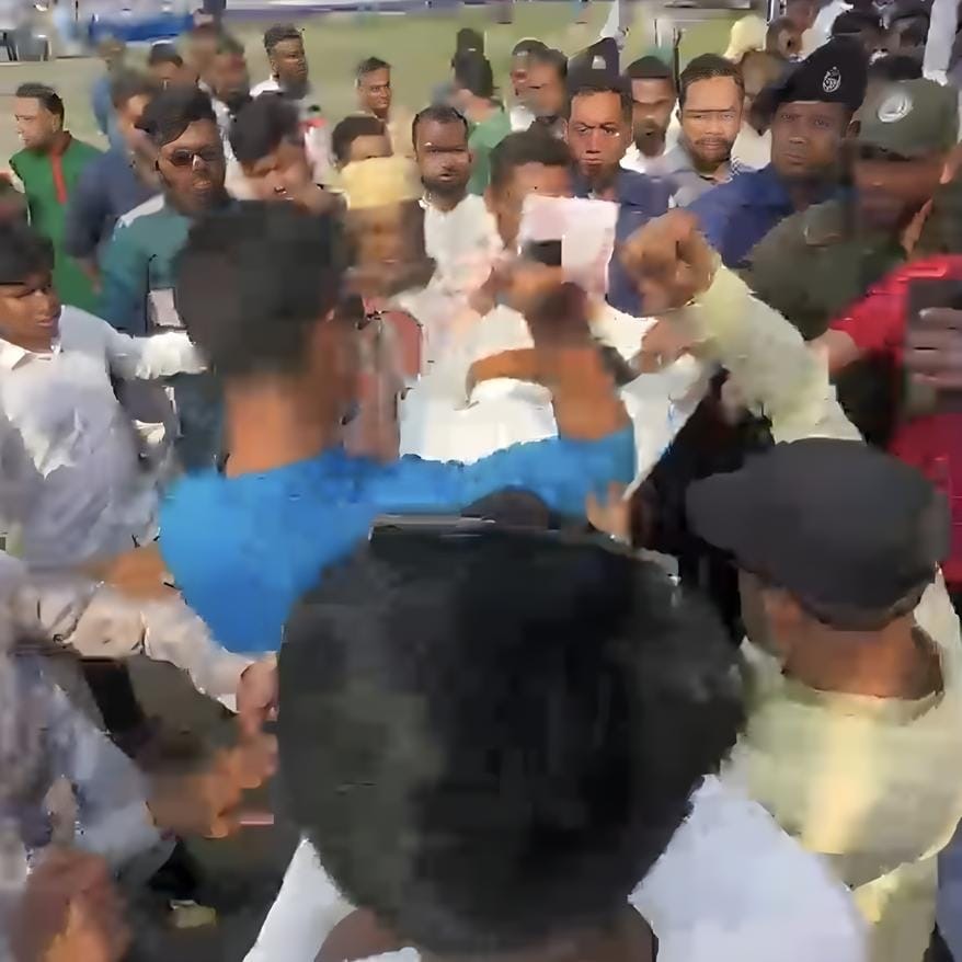 বাউফলে স্বাধীনতা দিবসে চেয়ারে বসা নিয়ে বিএনপি-জামায়াত দুই দফায় হাতাহাতি
