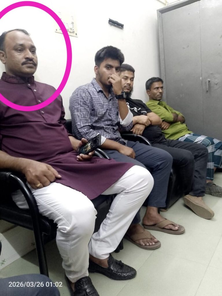 চাঁদাবাজির অভিযোগে আটককৃতদের ছাড়াতে দুমকি থানায় বহিষ্কৃত যুবদল নেতা রিপন