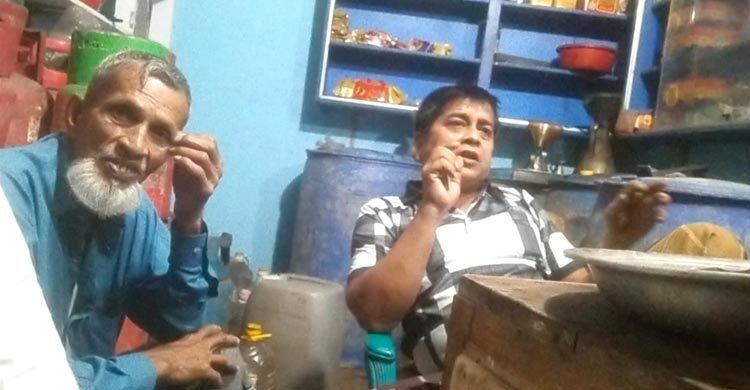 নেছারাবাদে প্রতি লিটার পেট্রোল ২০০ টাকায় বিক্রি, ভোগান্তি চরমে