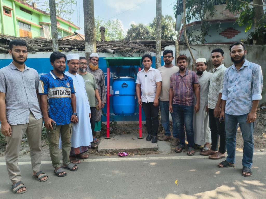 বানারীপাড়ায় উত্তরপাড় ইউনিটির পরিচ্ছন্নতা উদ্যোগ: ৬ স্থানে স্থায়ী ডাস্টবিন স্থাপন