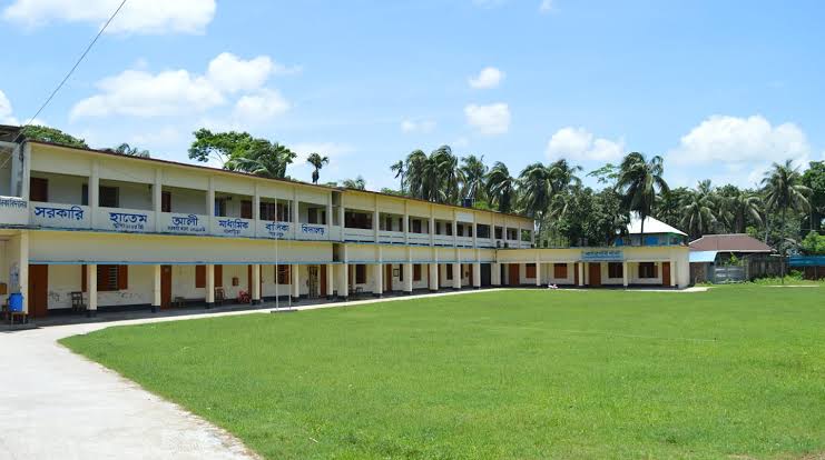 প্রধান শিক্ষক সরকারি দিবসে অনুপস্থিত:মঠবাড়িয়ায় সরকারি বালিকা বিদ্যালয়ে লুটপাটের রাজত্ব ॥ লাখ লাখ টাকা আদায়ের মহোৎসব প্রধান শিক্ষক সরকারি দিবসে অনুপস্থিত:মঠবাড়িয়ায় সরকারি বালিকা বিদ্যালয়ে লুটপাটের রাজত্ব ॥ লাখ লাখ টাকা আদায়ের মহোৎসব