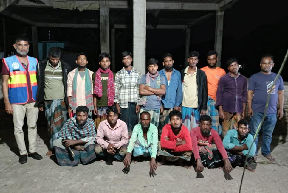 বরিশালে অভয়াশ্রমে মাছ ধরায় ৩০ জেলেকে জরিমানা