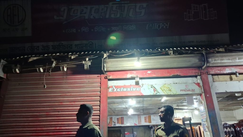 ভোলায় সরকারি নির্দেশ অমান্য করায় ৪ প্রতিষ্ঠানকে জরিমানা