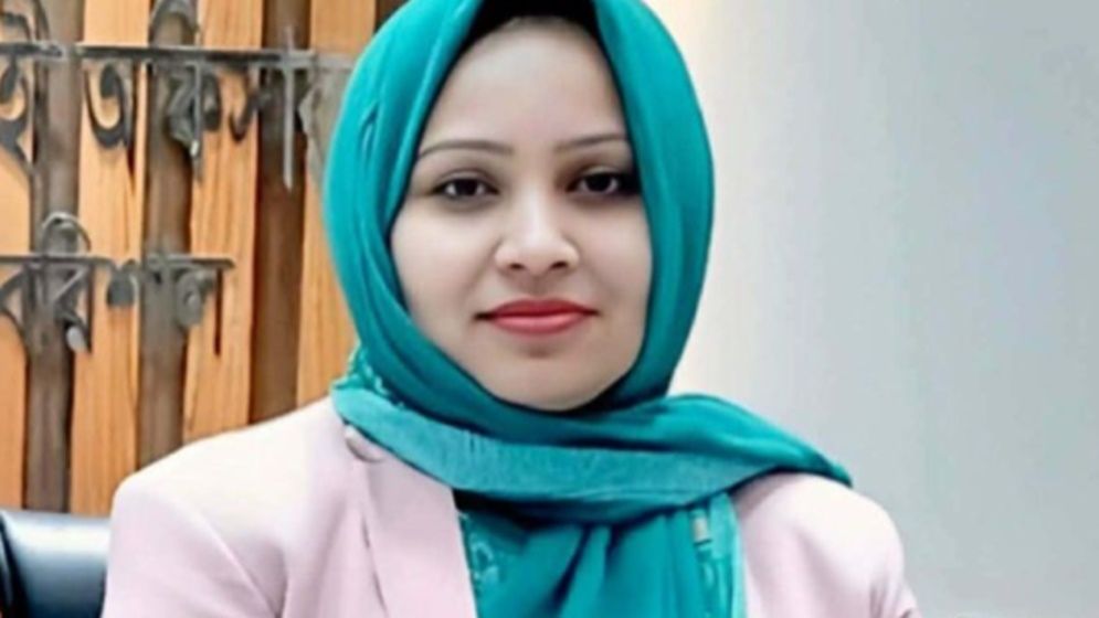 বাকেরগঞ্জের সাবেক ইউএনও রুমানা সম্পর্কে চাঞ্চল্যকর তথ্য উঠে এলো অনুসন্ধানে
