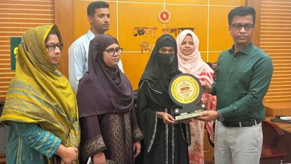 নিজের বিয়ে বন্ধ করা সেই তহমিনা পেল ‘কন্যা সাহসিকতা’ সম্মাননা