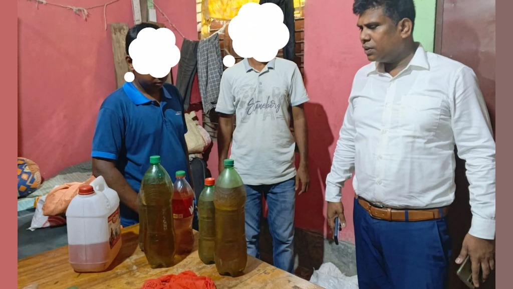 ভোলায় অতিরিক্ত মূল্যে জ্বালানি তেল বিক্রি করায় একজন আটক