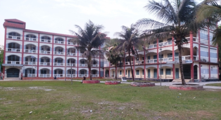 ঝালকাঠিতে কলেজকে বিশ্ববিদ্যালয় দেখিয়ে ৭৭ লাখ টাকা লোপাট