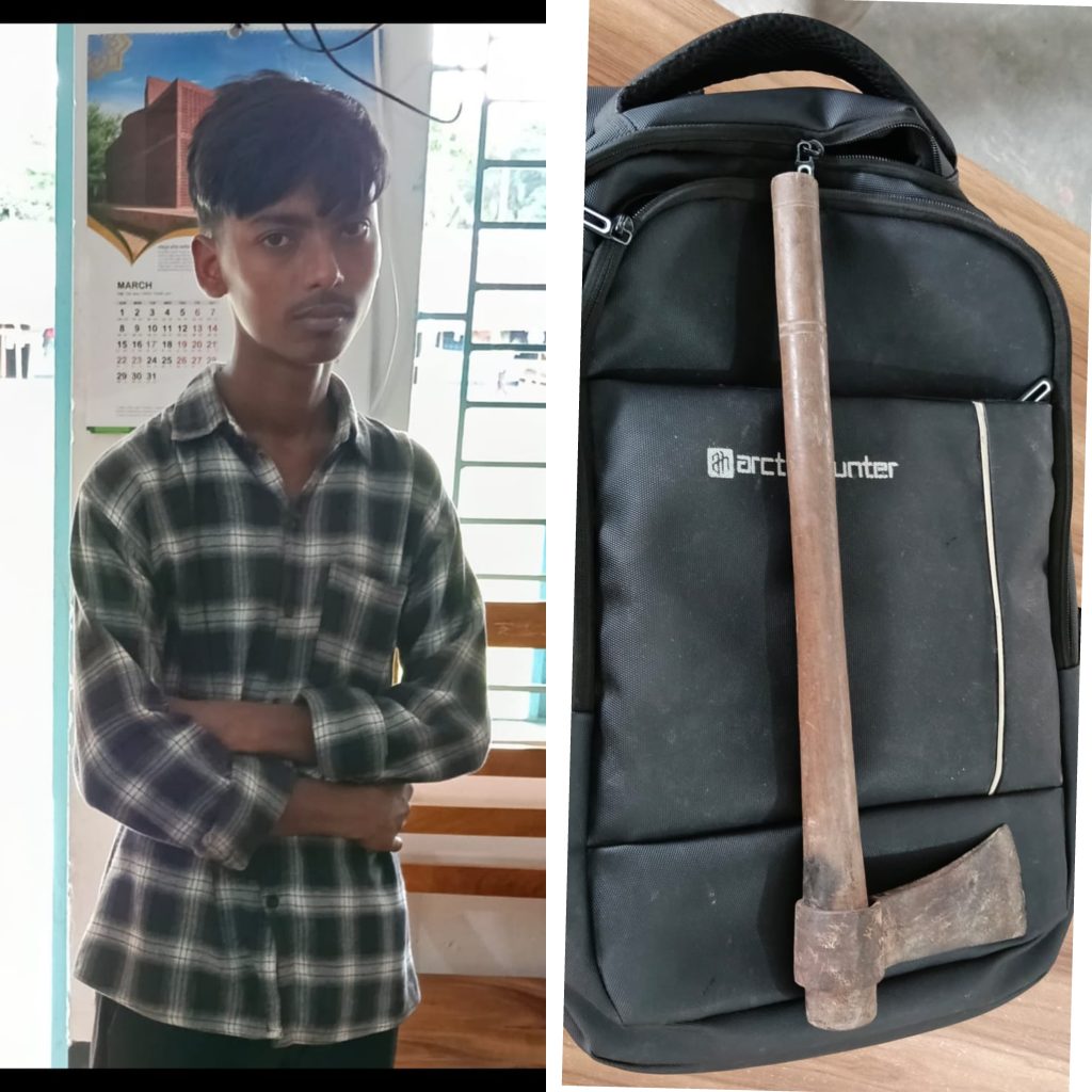 বাউফলে পরীক্ষাকেন্দ্রে অস্ত্রসহ শিক্ষার্থী আটকপাঁচ দাখিল পরীক্ষার্থীসহ ৬ জন থানায় প্রেরণ