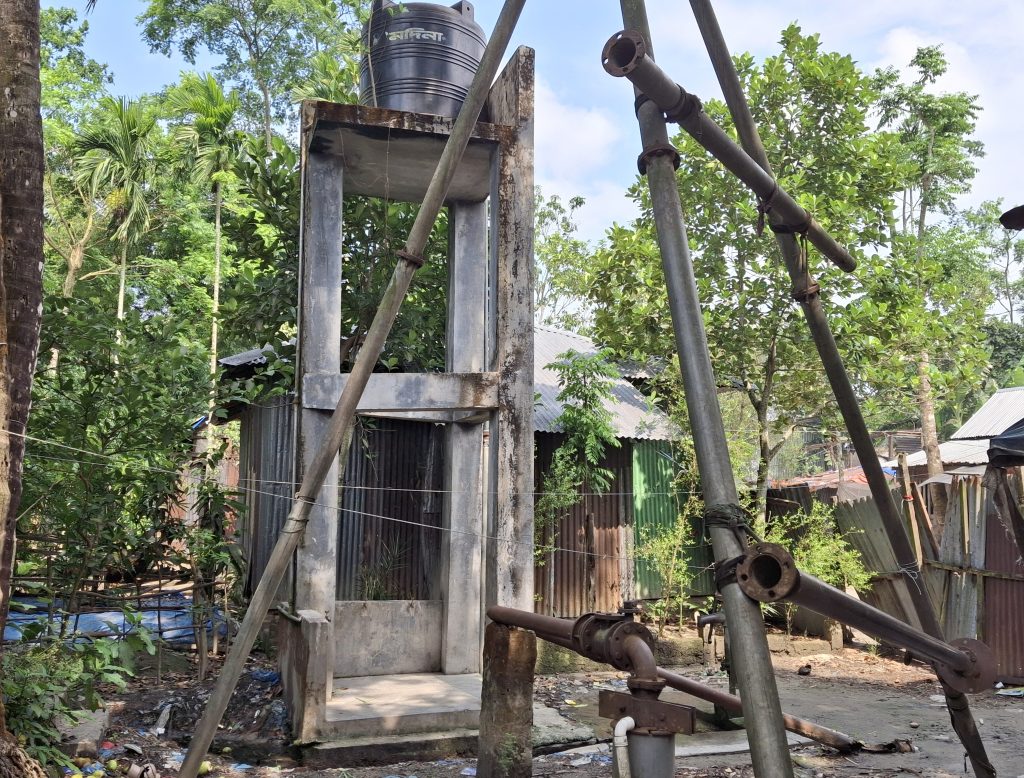 বাউফলে নোনা জলে ডুবেছে ‘নিরাপদ পানি প্রকল্প’