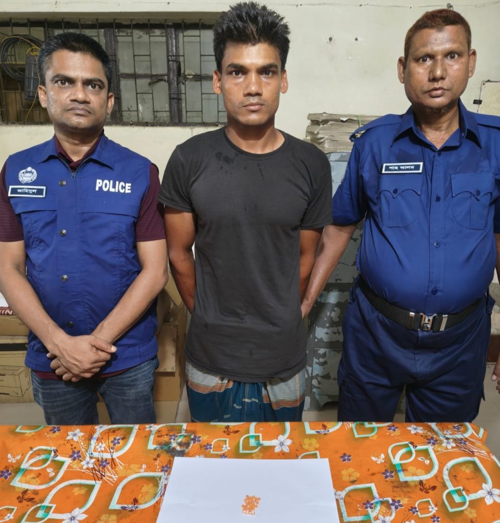 বানারীপাড়ায় ত্রিশ পিস ইয়াবাসহ মাদক কারবারি সজল গ্রেপ্তার
