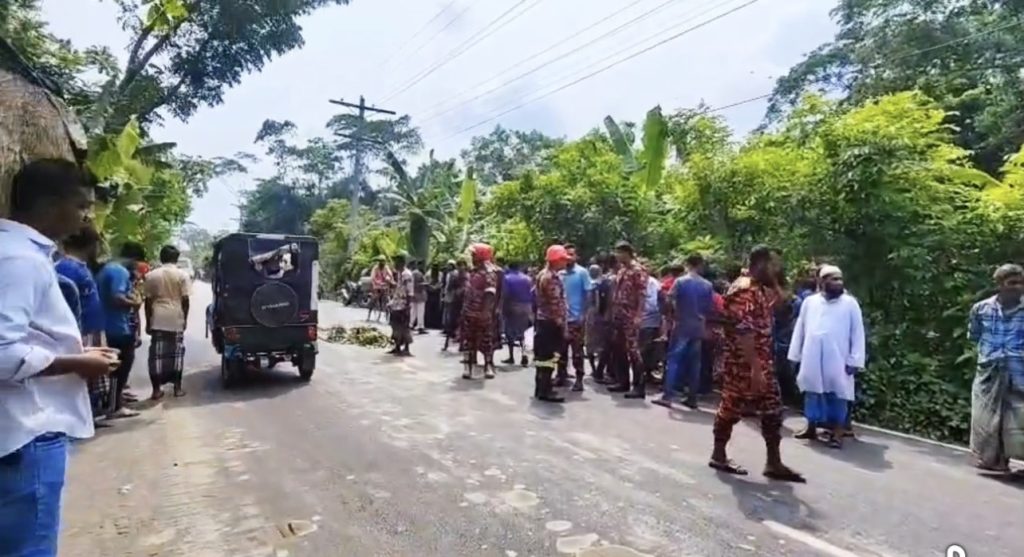 রাজাপুরে বেকুর ধাক্কায় মোটরসাইকেল আরোহী ব্র্যাককর্মী নিহত রাজাপুরে বেকুর ধাক্কায় মোটরসাইকেল আরোহী ব্র্যাককর্মী নিহত