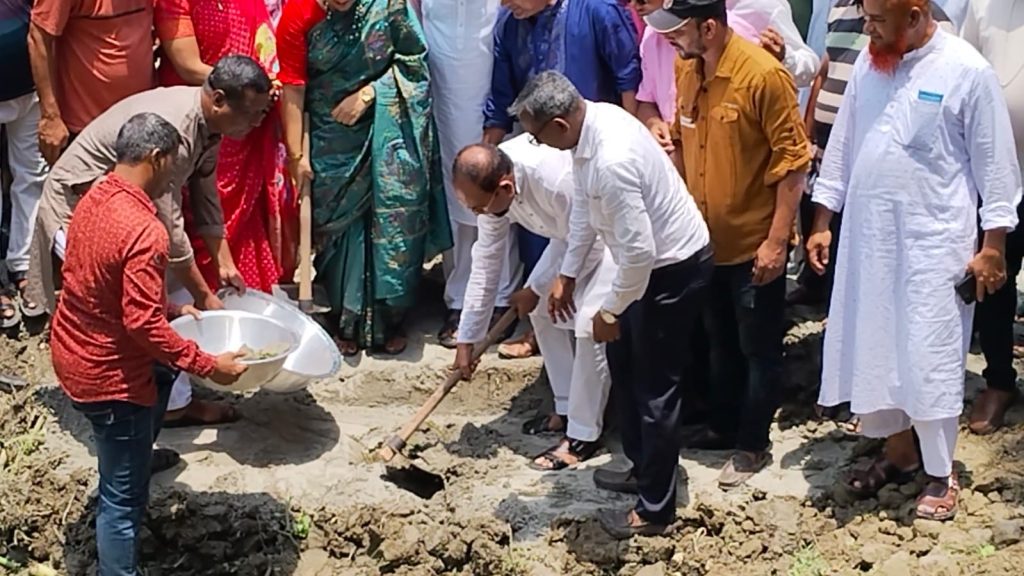 ঝালকাঠির রাজাপুরে দুটি খাল খননের উদ্বোধন করলেন এমপি জামাল