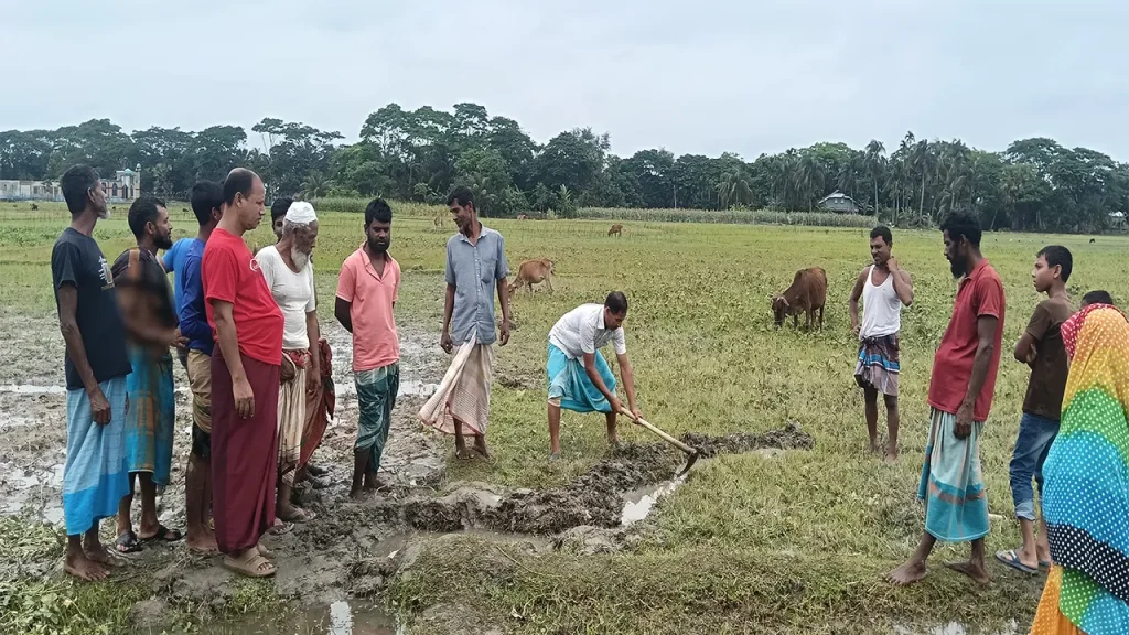 কলাপাড়ায় মাটির নিচ থেকে ভেসে আসছে অদ্ভুত শব্দ