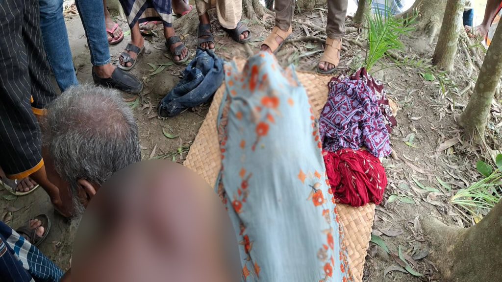 রাঙ্গাবালীতে  কিশোরের রহস্যজনক মরদেহ ঘিরে চাঞ্চল্য, পরনে ছিল নারীর পোশাক