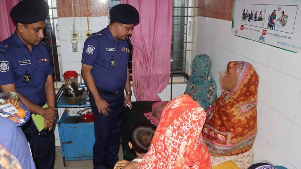 ভোলায় জামরুল খাওয়ানোর লোভ দেখিয়ে কিশোরীকে ধর্ষণ