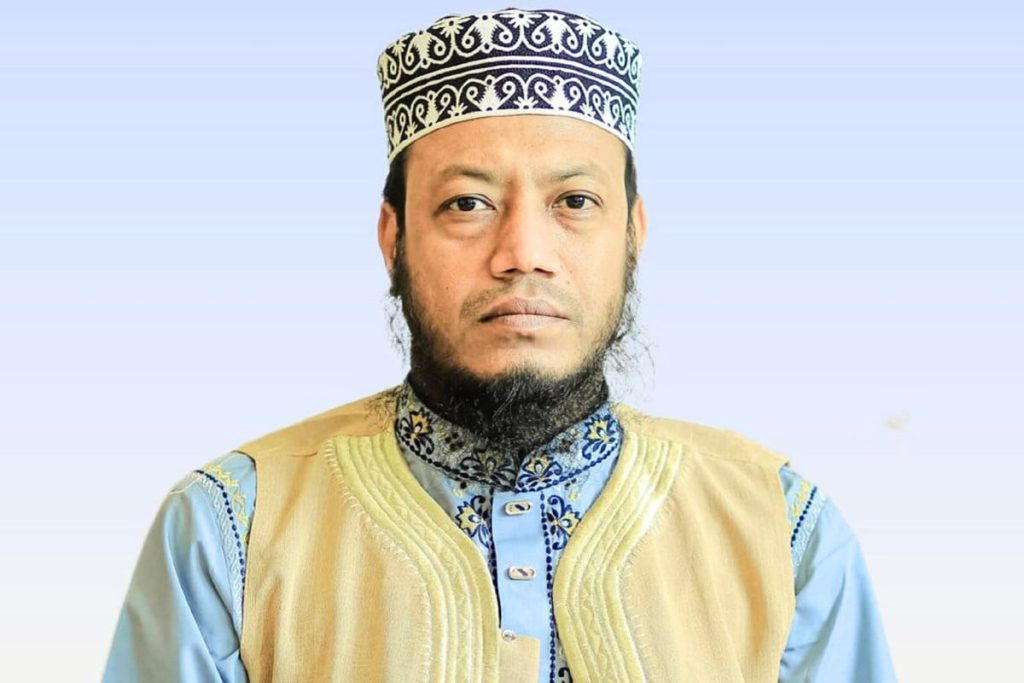 মুফতি আমির হামজাকে গ্রেফতারে পত্রিকায় বিজ্ঞপ্তির নির্দেশ