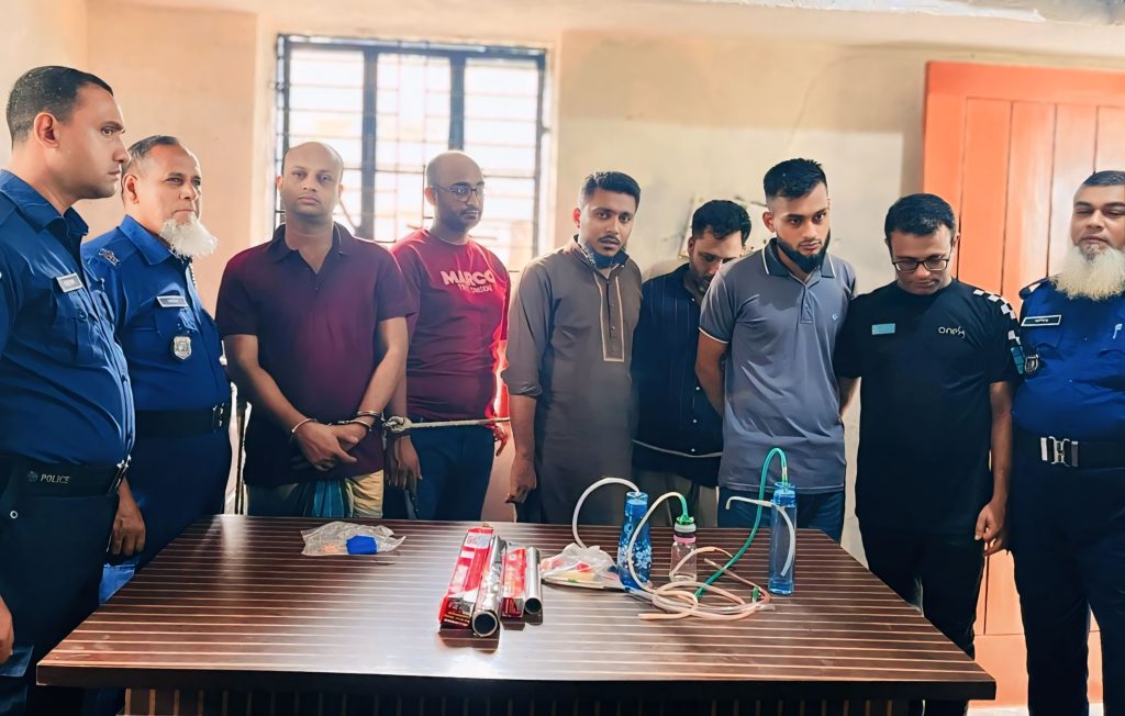 কাউখালীতে ৩০ পিস ইয়াবাসহ ৬ জন গ্রেফতারডেক্স নিউজ