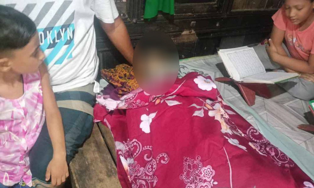 নেছারাবাদে অটোরিকশার চার্জার খুলতে গিয়ে বিদ্যুৎস্পৃষ্টে প্রাণ গেল বৃদ্ধের