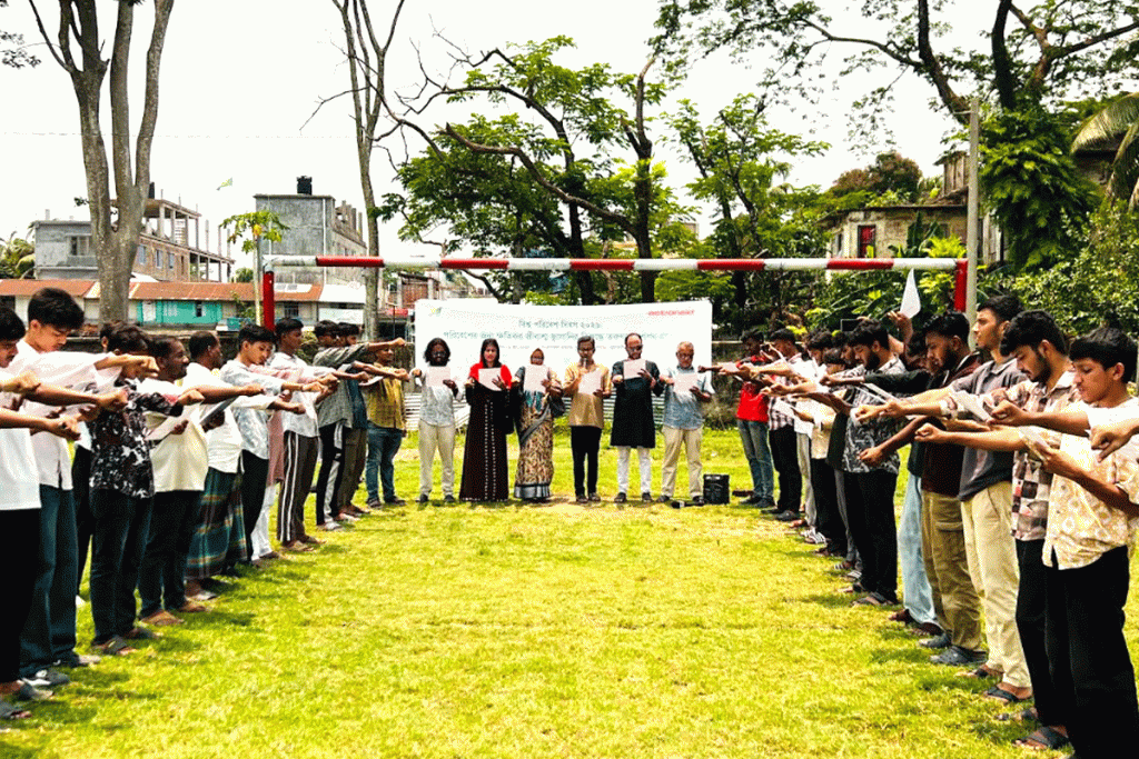 কলাপাড়ায় জীবাশ্ম জ্বালানির বিরুদ্ধে তরুণদের ব্যতিক্রমী শপথগ্রহণ