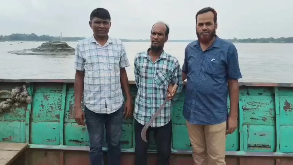 বরিশালে মাদক বিক্রিতে বাধা দেওয়ায় যুবককে কুপিয়ে জখম, অভিযুক্ত গ্রেপ্তার