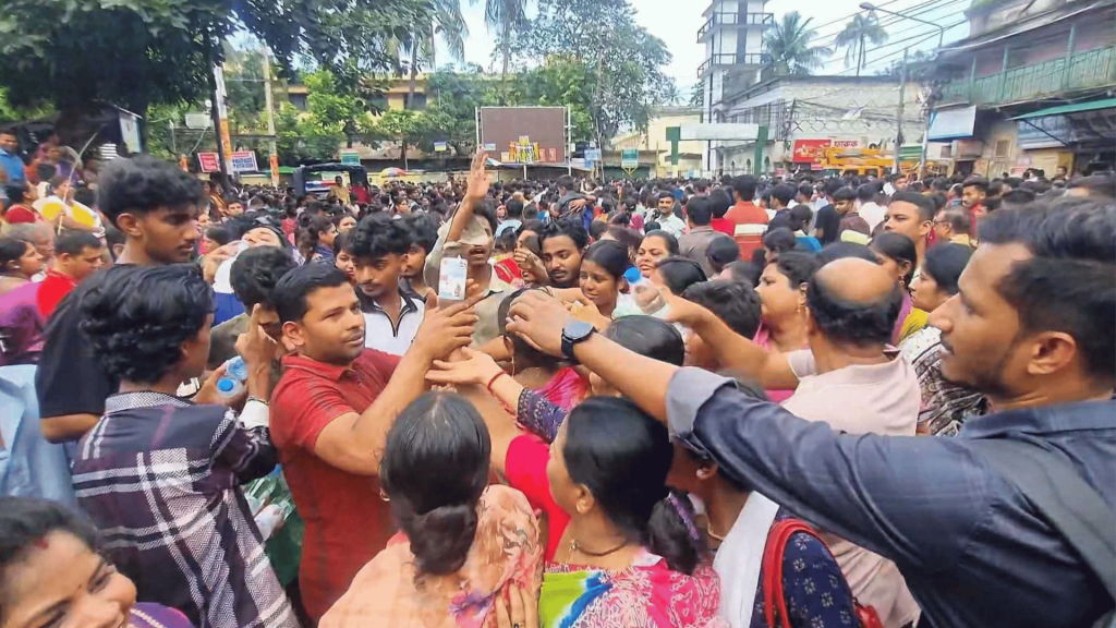 বরিশালে উৎসবমুখর রথযাত্রা, নিরাপত্তায় বিএনপি-ছাত্রদল বরিশালে উৎসবমুখর রথযাত্রা, নিরাপত্তায় বিএনপি-ছাত্রদল