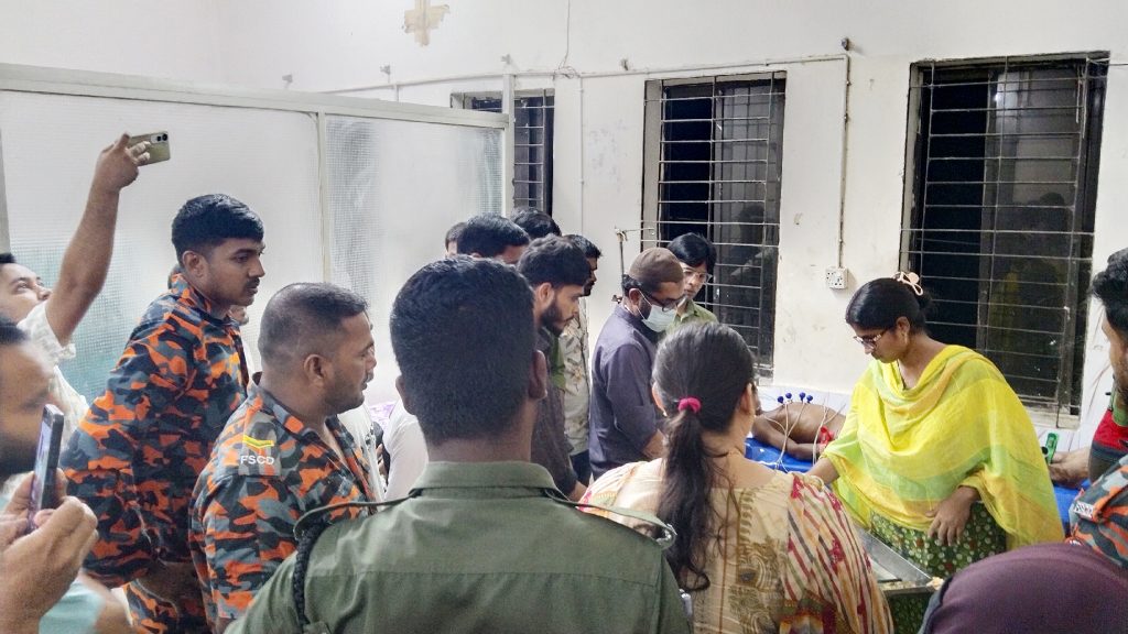 ভীমরুলি পেয়ারাবাগানের খালে নিখোঁজ কিশোরের লাশ উদ্ধার ভীমরুলি পেয়ারাবাগানের খালে নিখোঁজ কিশোরের লাশ উদ্ধার