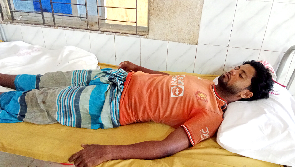 কলাপাড়ায় বাড়ি থেকে ডেকে নিয়ে যুবককে মারধরের অভিযোগ কলাপাড়ায় বাড়ি থেকে ডেকে নিয়ে যুবককে মারধরের অভিযোগ