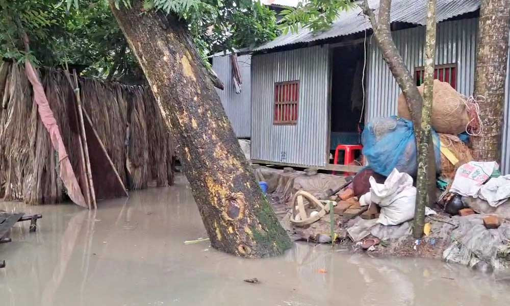 বরিশালে নদ-নদীর পানি বিপৎসীমার ওপরে, নিম্নাঞ্চল প্লাবিত