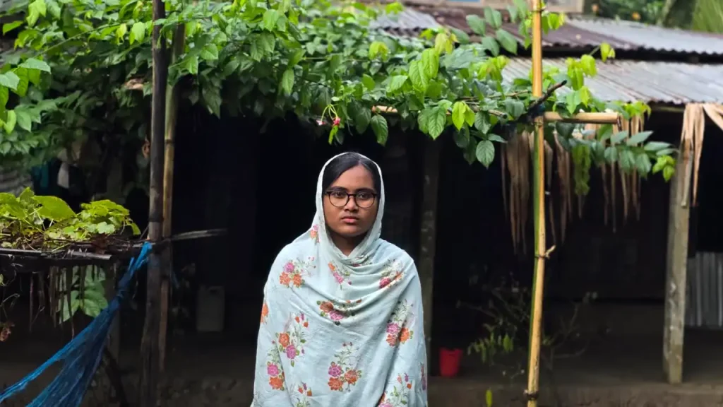 গলাচিপায় বাবা দিনমজুর, জিপিএ-৫ পেয়েও অর্থাভাবে অনিশ্চিত ফারজানার পড়ালেখা