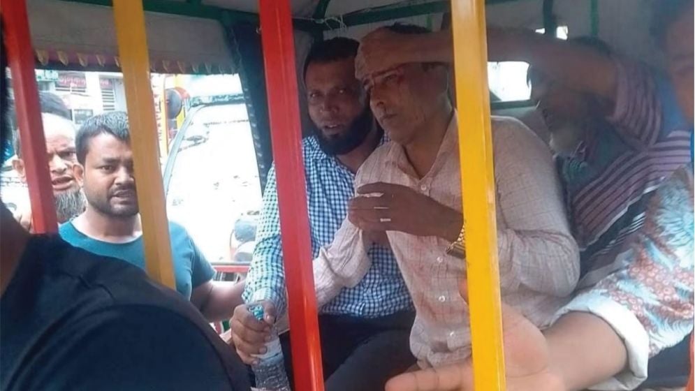 লালমোহনে ভারসাম্যহীন নারীর ইটের আঘাতে মাথা ফাটল ইউপি চেয়ারম্যানের