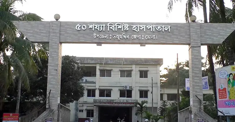 মেঘনা নদীতে মাছ ধরতে গিয়ে বজ্রপাতে জেলের মৃত্যু