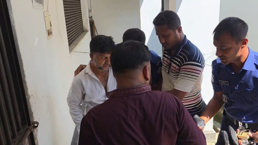 কেন্দ্রীয় সেচ্ছাসেবক লীগ নেতা পটুয়াখালী জজকোর্ট এলাকা থেকে আটক