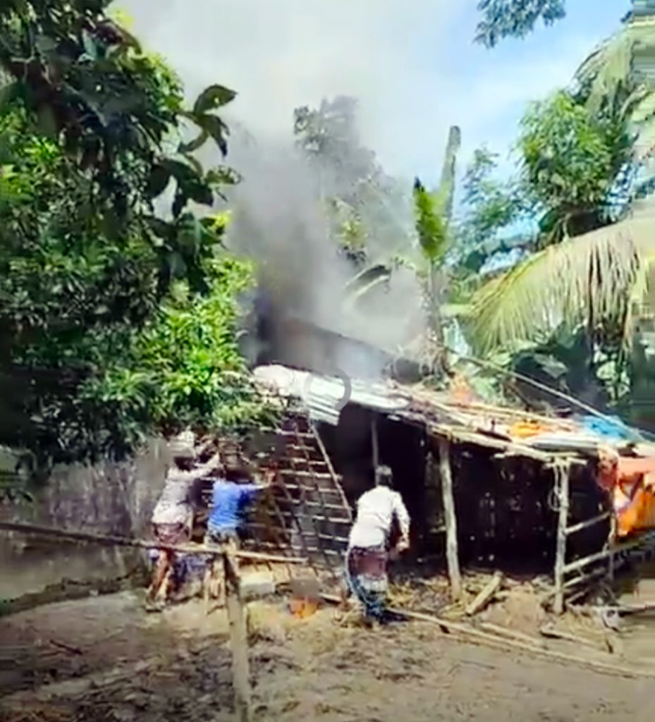 ঢাকায় খুন স্ত্রী, গ্রামে পোড়ানো হলো স্বামীর ঘরবাড়ি