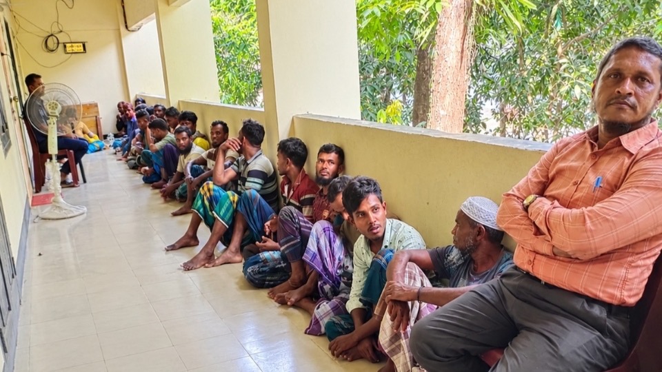 মেহেন্দিগঞ্জে মা ইলিশ শিকারের দায়ে আটক ২২, ১৮ জনের কারাদণ্ড