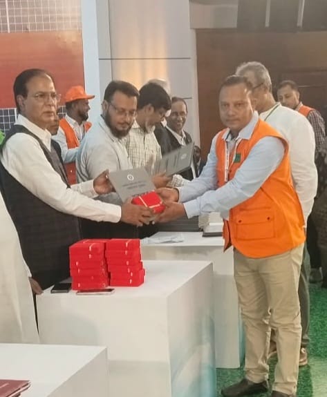 কলাপাড়ার ইভান মাতুব্বর পেলেন শ্রেষ্ঠ সেচ্ছাসেবকের পুরষ্কার সন্মাননা মেডেল ও সনদ